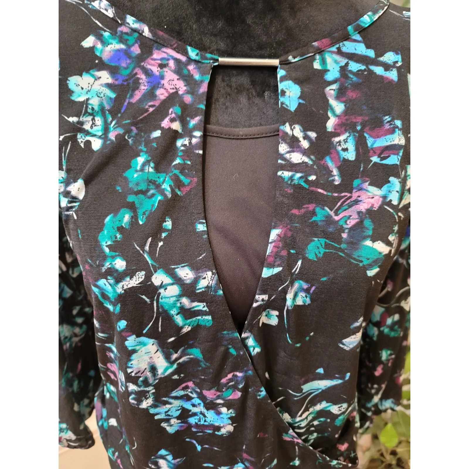 Jennifer Lopez Blouse Women's Medium Black Multicolor Floral Print Long Sleeve - Image 5