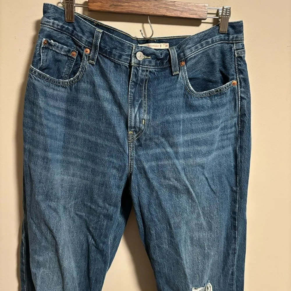 Levi’s Low Pro Women’s Jeans Breathe Out Medium Wash- Size 31 - Image 7