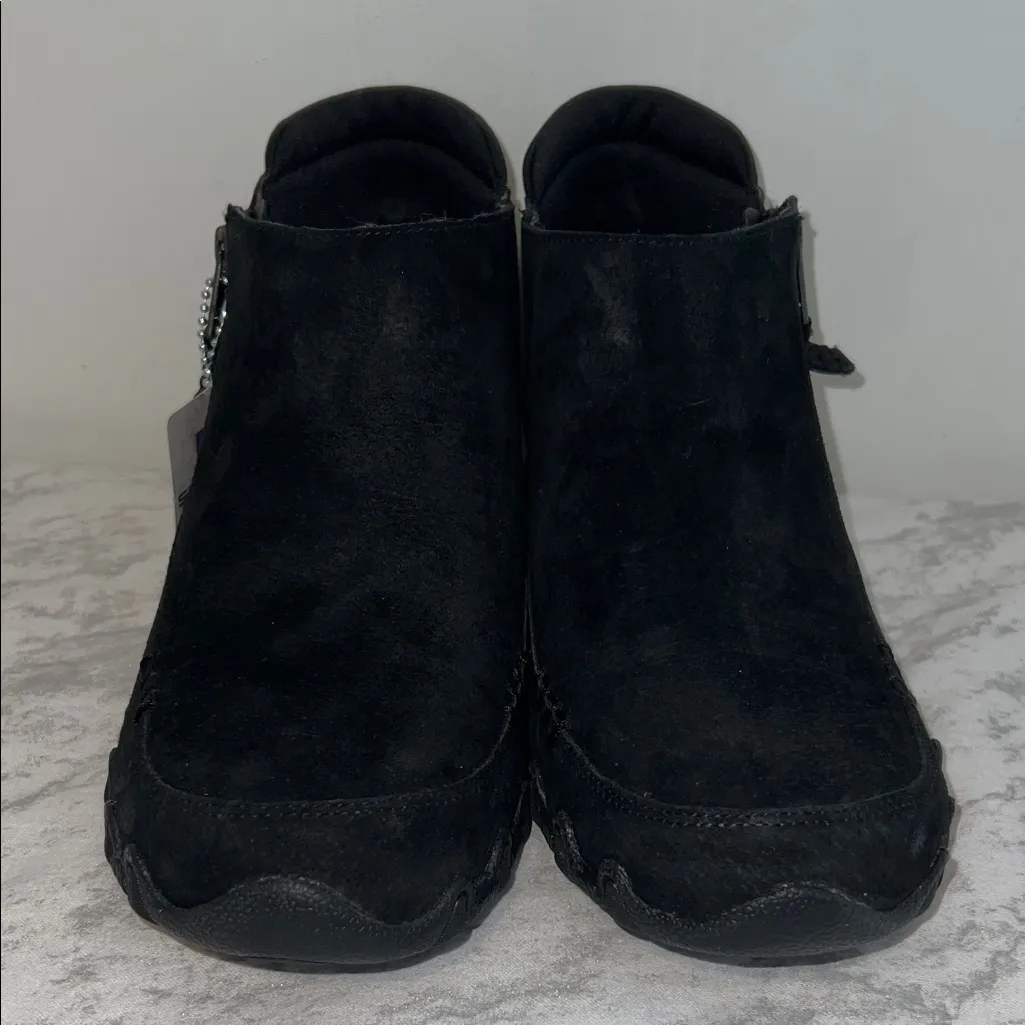 NWT Skechers Bikers Zippiest Women's Suede Black Ankle Booties - Image 2