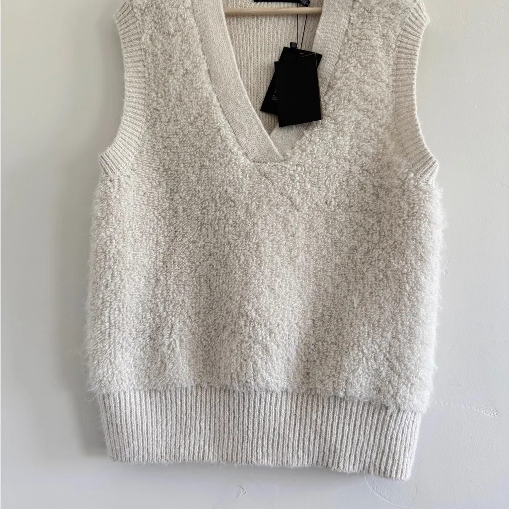 Vero Moda Black V-Neck Vest Vero Moda Loopi Fuzzy Sweater Vest size S - Image 7