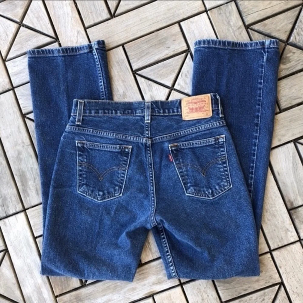 Levi's 515 Boot Cut Jeans Size 6/ M - Image 2