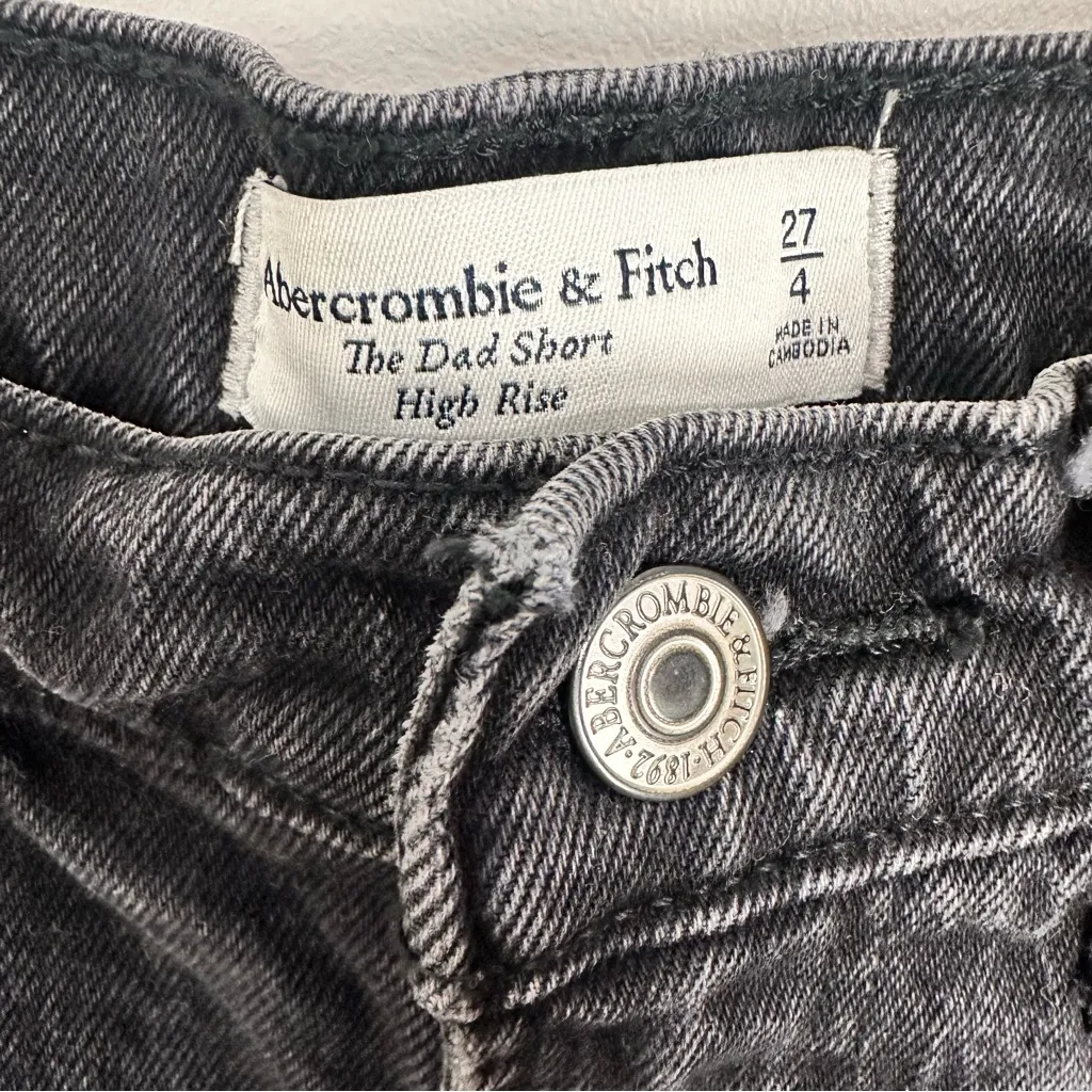 Abercrombie & Fitch The Dad Short Denim High Rise Vintage Black Distressed Sz 4 - Image 4