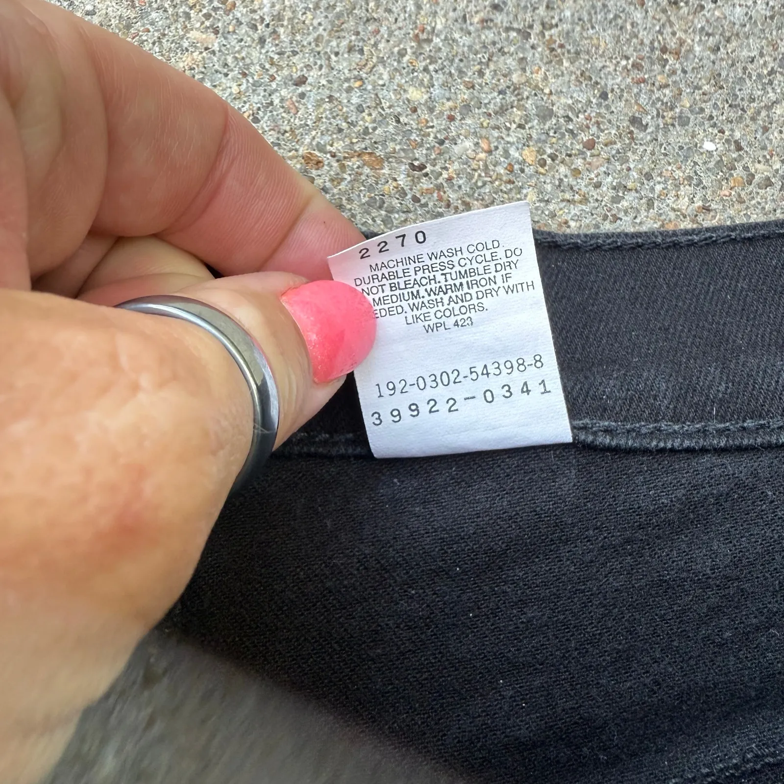 Vintage Y2K Levi’s 922 Black Denim Mom Jean Shorts 22W Plus Size - Image 4