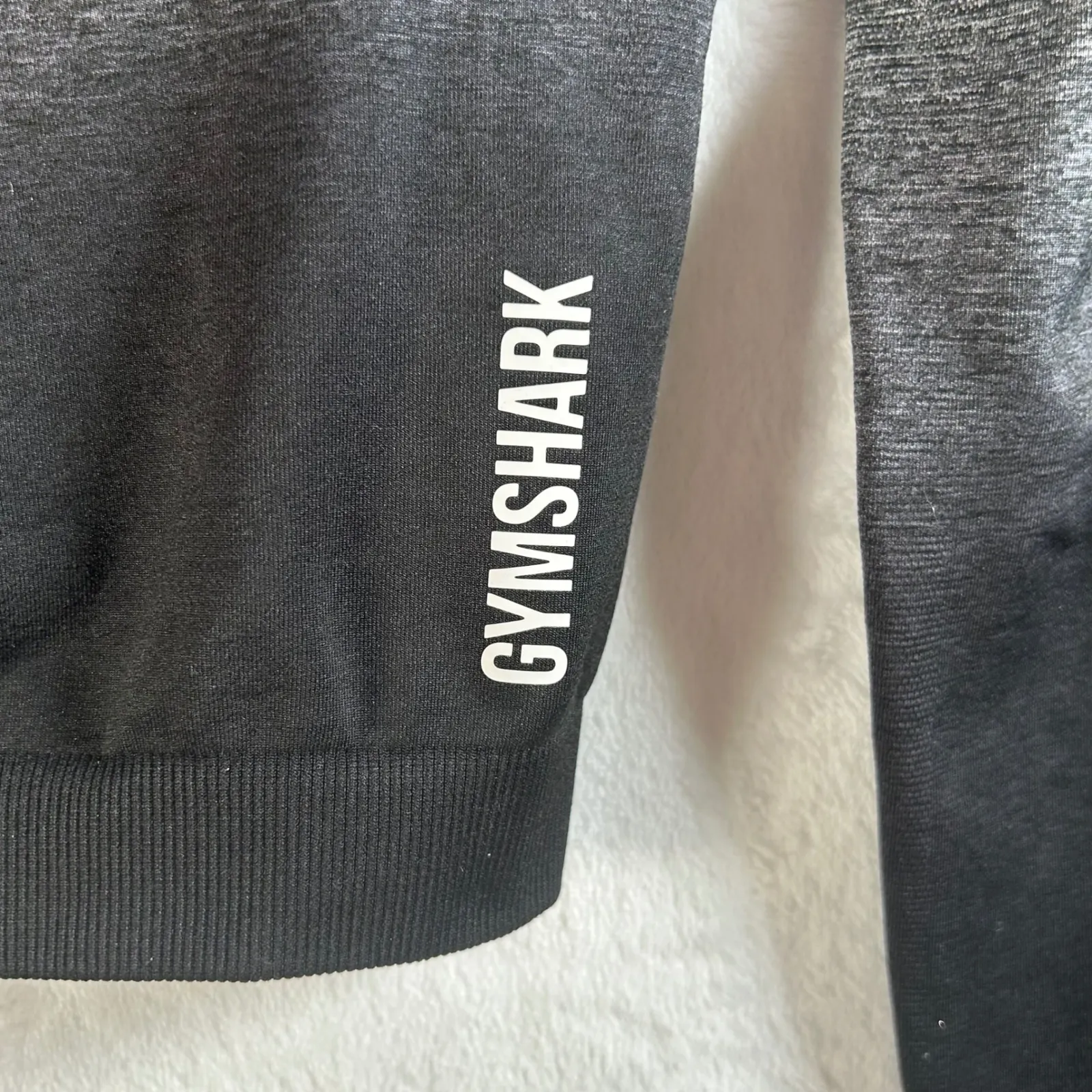 Gymshark Ombre Seamless Long Sleeve Crop Top Black Grey Athletic Fit Women - Image 4