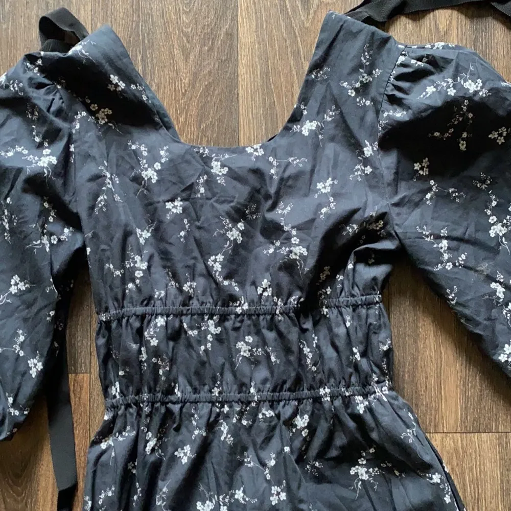 Beverly Mid Length Bow Dress Size 4 - Image 9