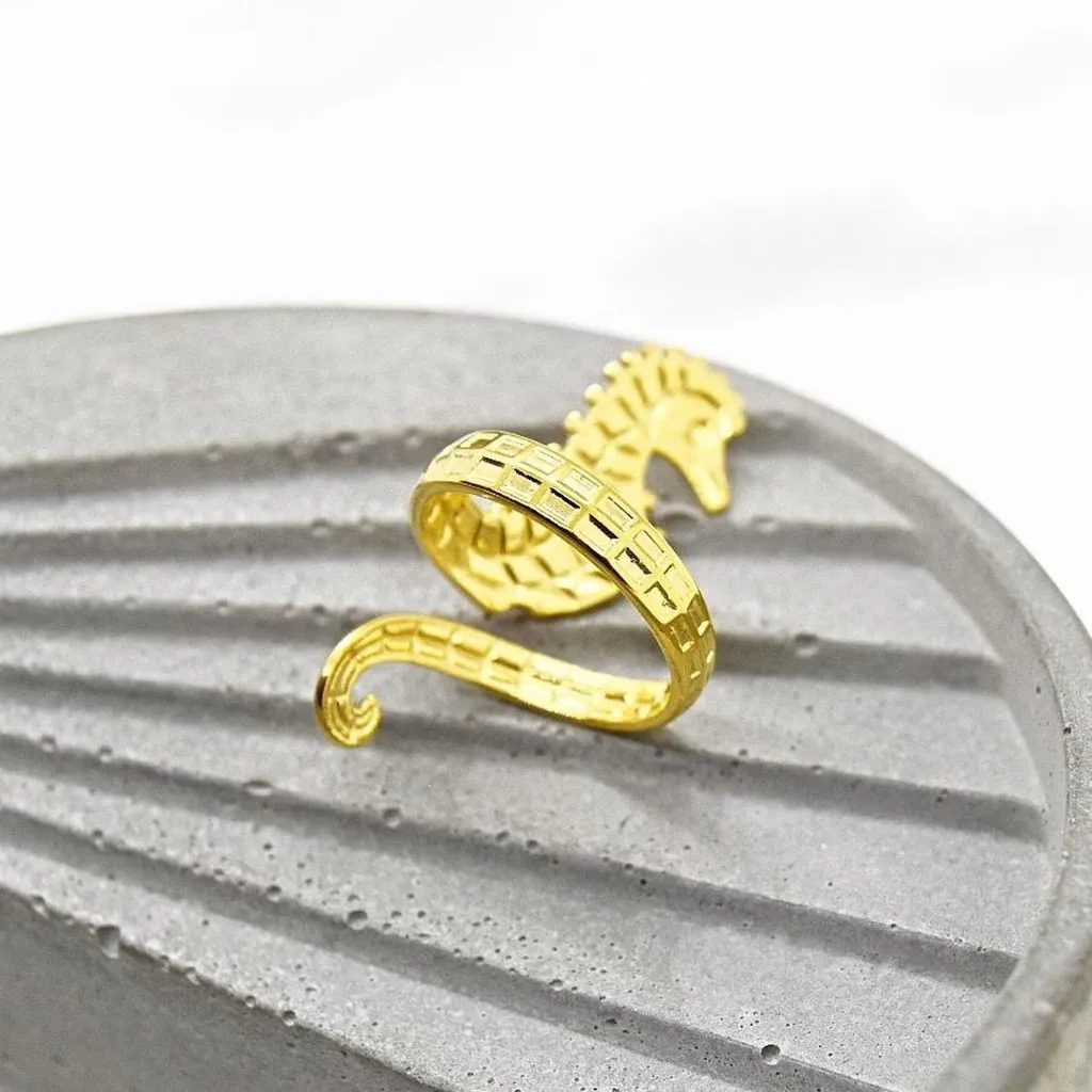 Gold Seahorse Ring - Image 5