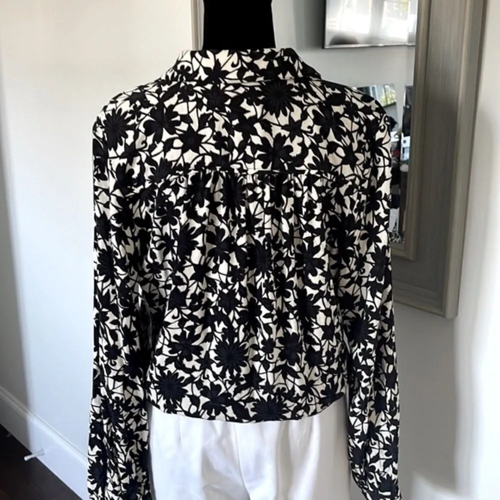 Hinge  Black and Cream Button‎ down top. Size Small - Image 4