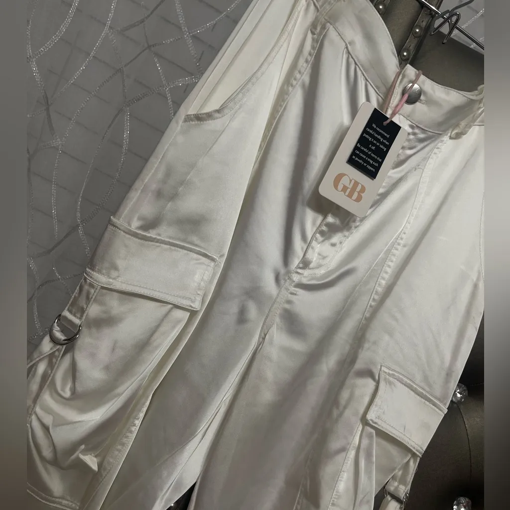 Gianni Bini  Cream Wide Leg Cargo Pants - Image 4