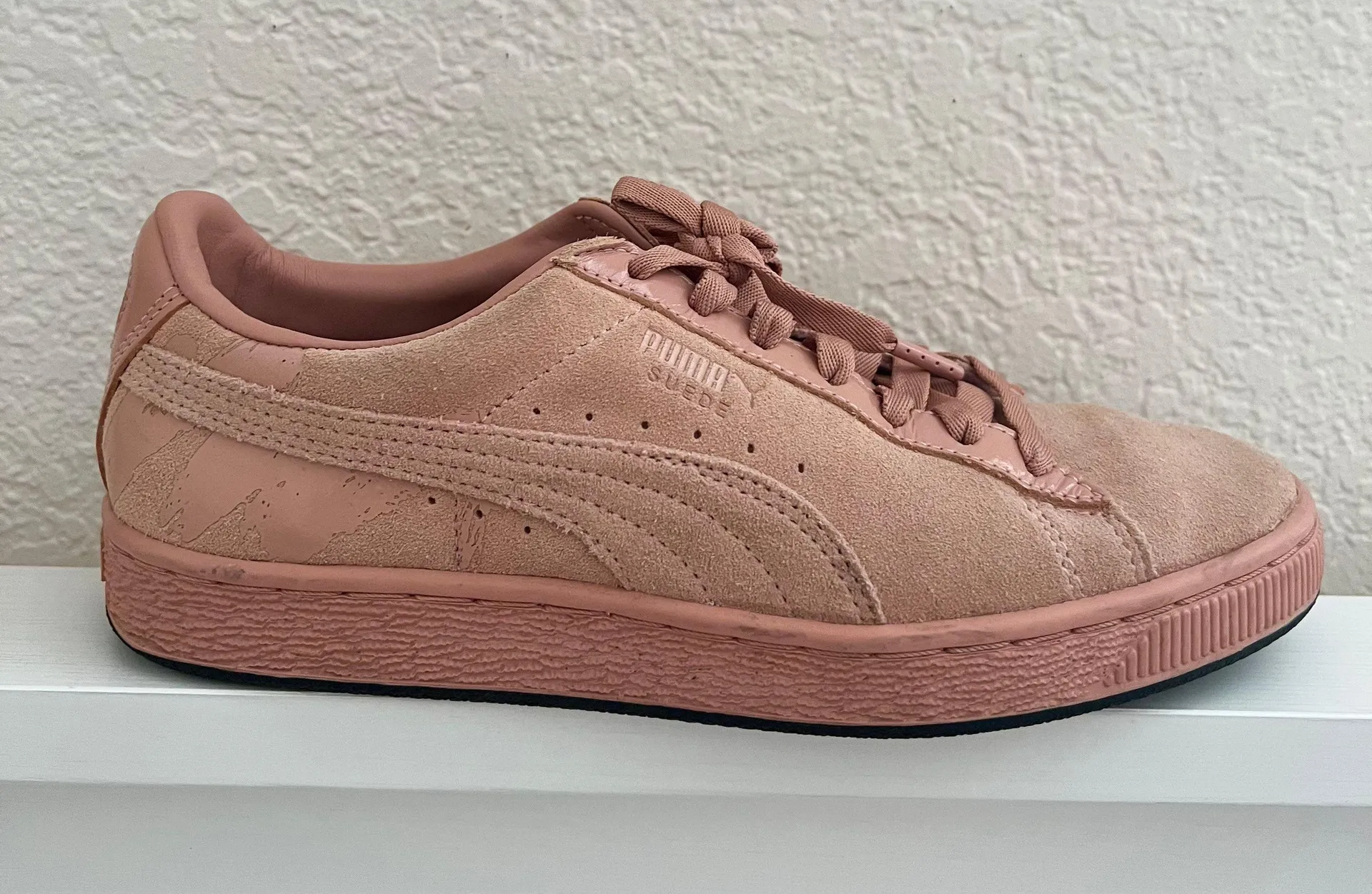 x MAC Cosmetics Crème d'Nude Pink Classic Suede Sneakers Size 7 Rare - Image 4