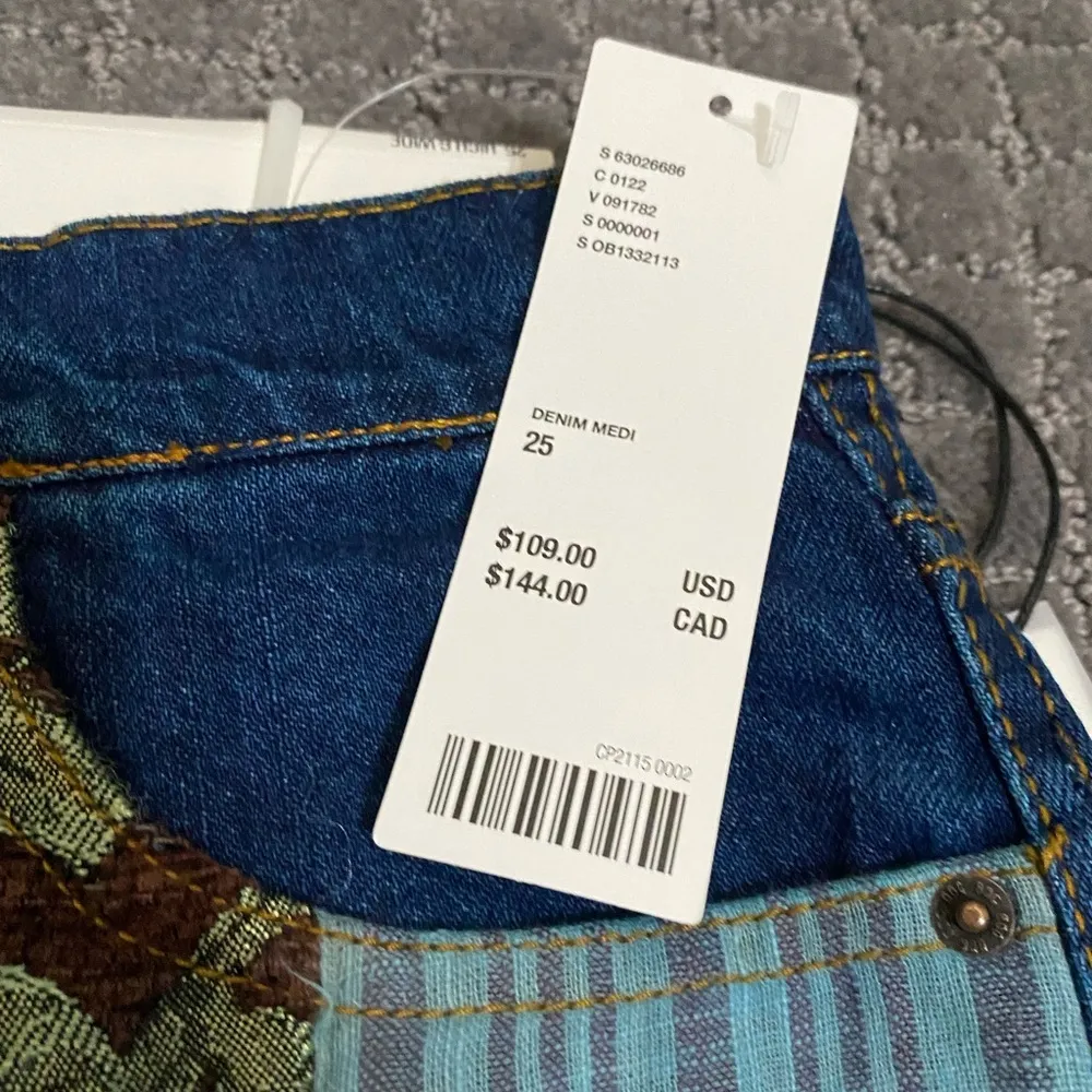 BDG  High & Wide Jean - Patchwork Denim NWT Size 25 - Image 11