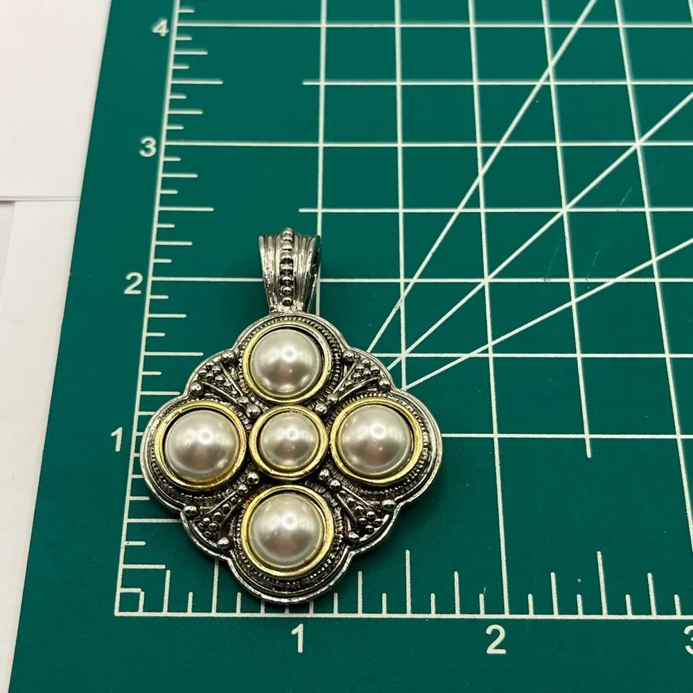 Chunky Necklace Elegant Silver and Pearl Pendant Removable Oversized Necklace - Image 14