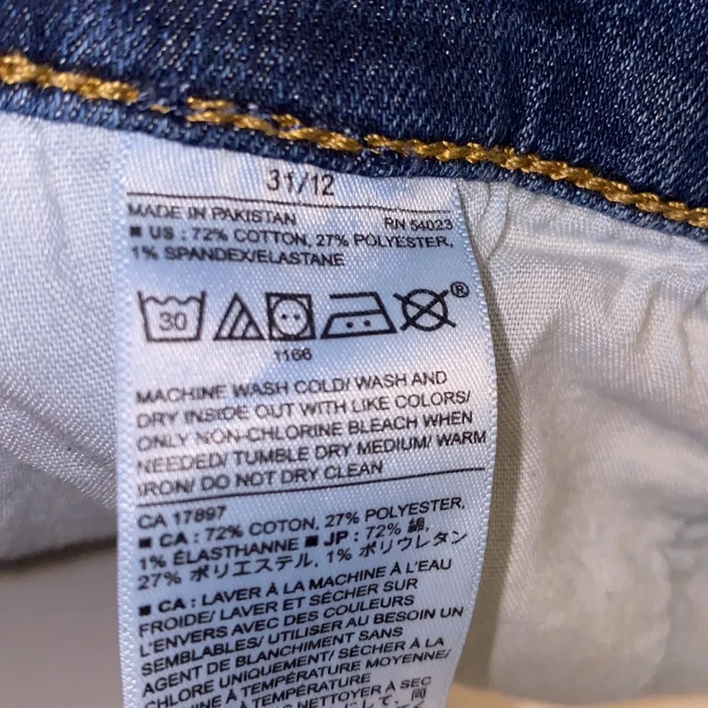 - Banana Republic Women’s Jean Shorts Size 12/31-EUC - Image 3