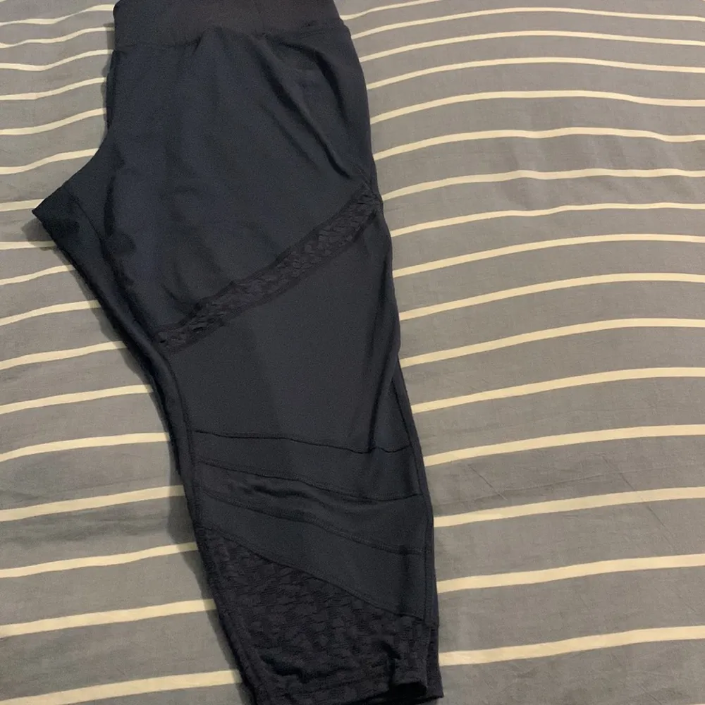 3 piece Ladies Workout Wear size 26/28 by LIVI 2 Hoodies 1 pair Leggings Blue - Image 7