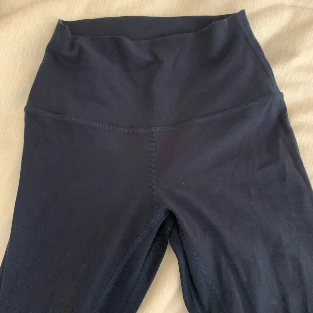 Lululemon Navy blue  aligns - Image 2