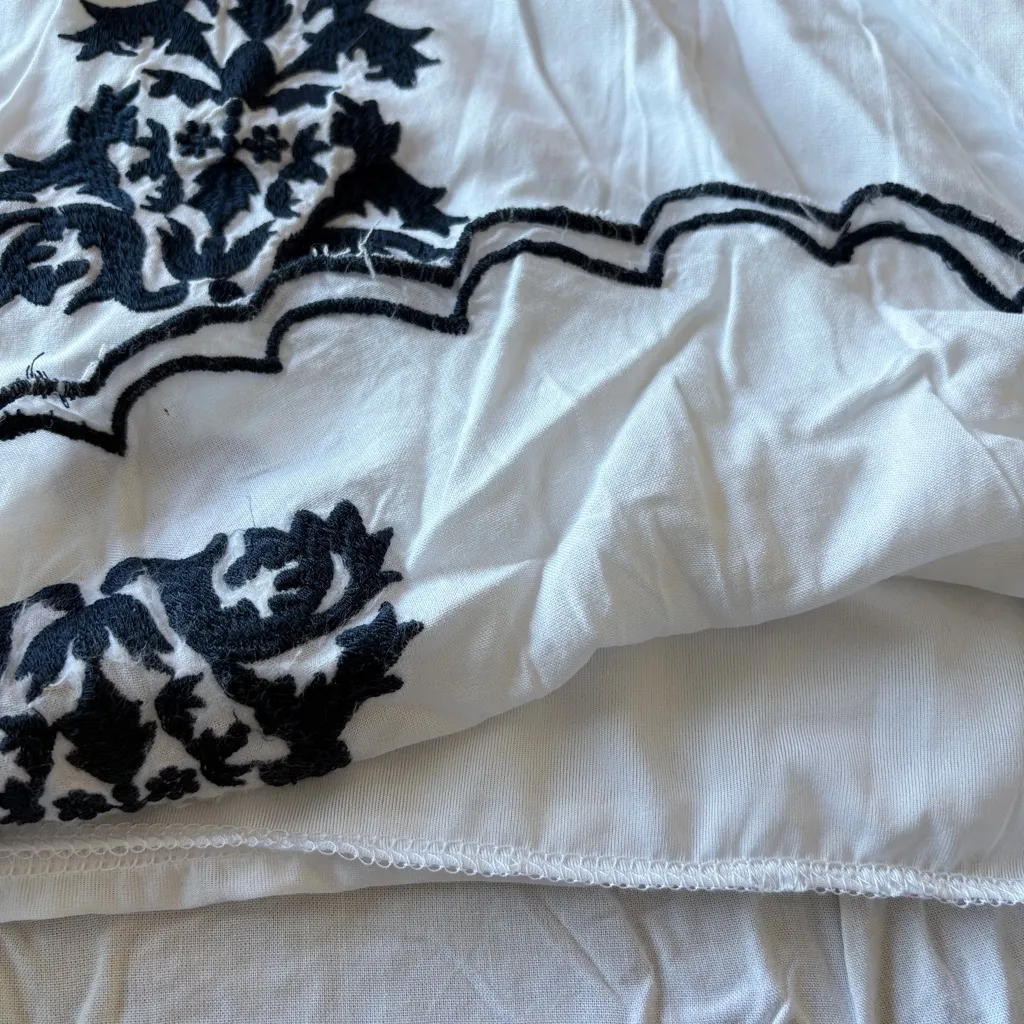 Chic Connection White and navy Embroidered slip Dress - Image 6