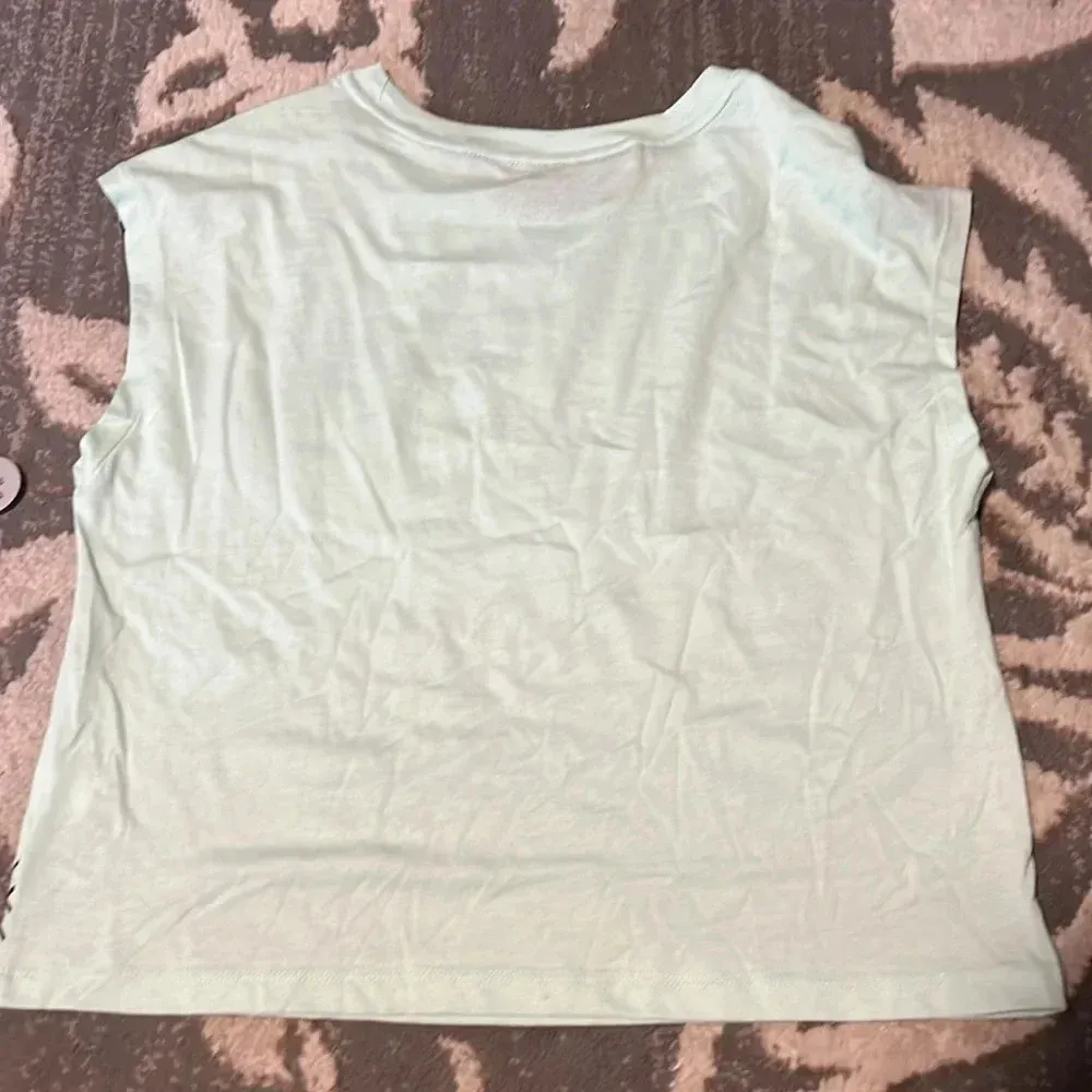 Reebok sleeveless t shirt. NWT. Size XS mint green. Work out wear. - Image 4