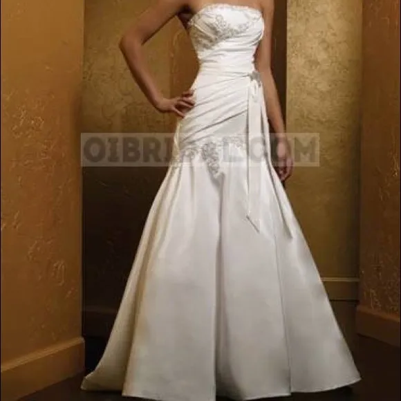 NWOT Gorgeous wedding dress 👰🏻 Size 12 - Image 3