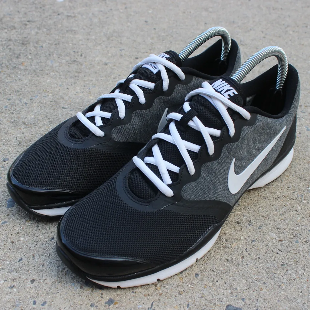 Nike Black and Gray Athletic Shoes - Image 5