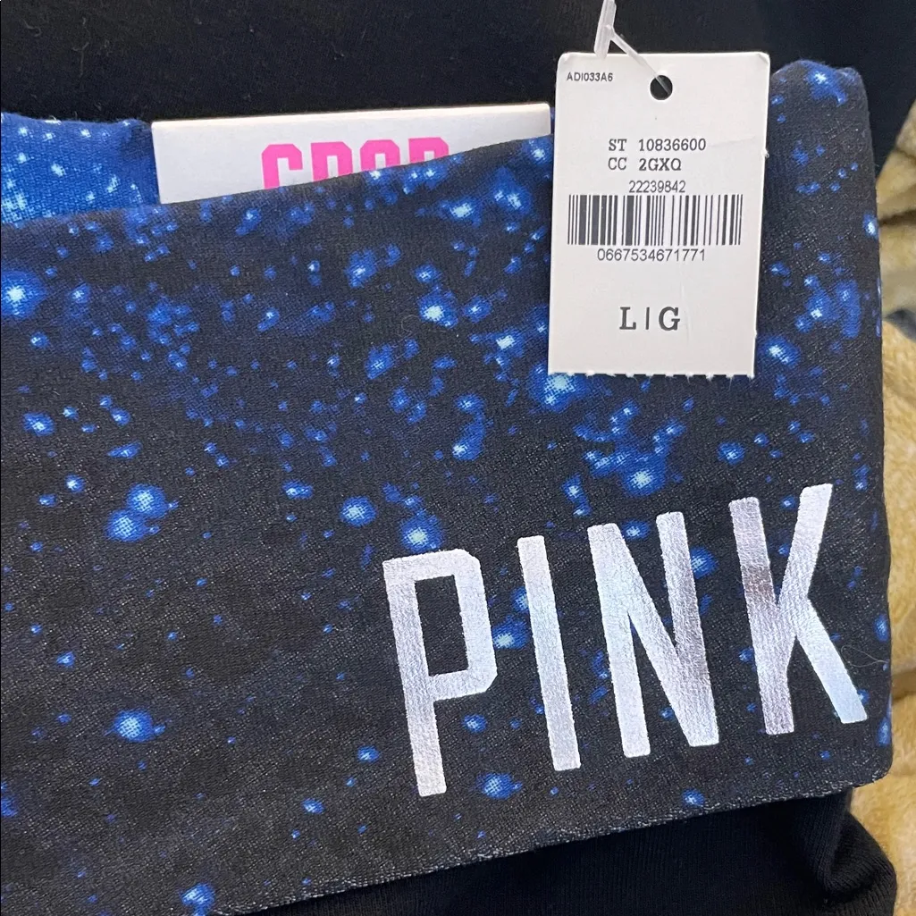 PINK Victoria's Secret Cropped Leggings with Black + Blue Design Size Large NWT - Image 3