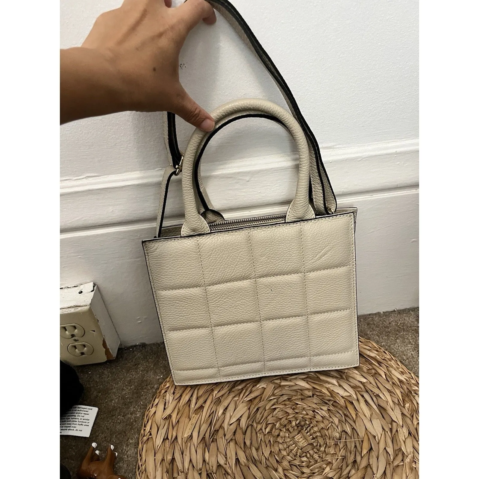 Vintage Italian Leather Crossbody Bag Taupe Small Made In Italy Detachable Strap - Image 4