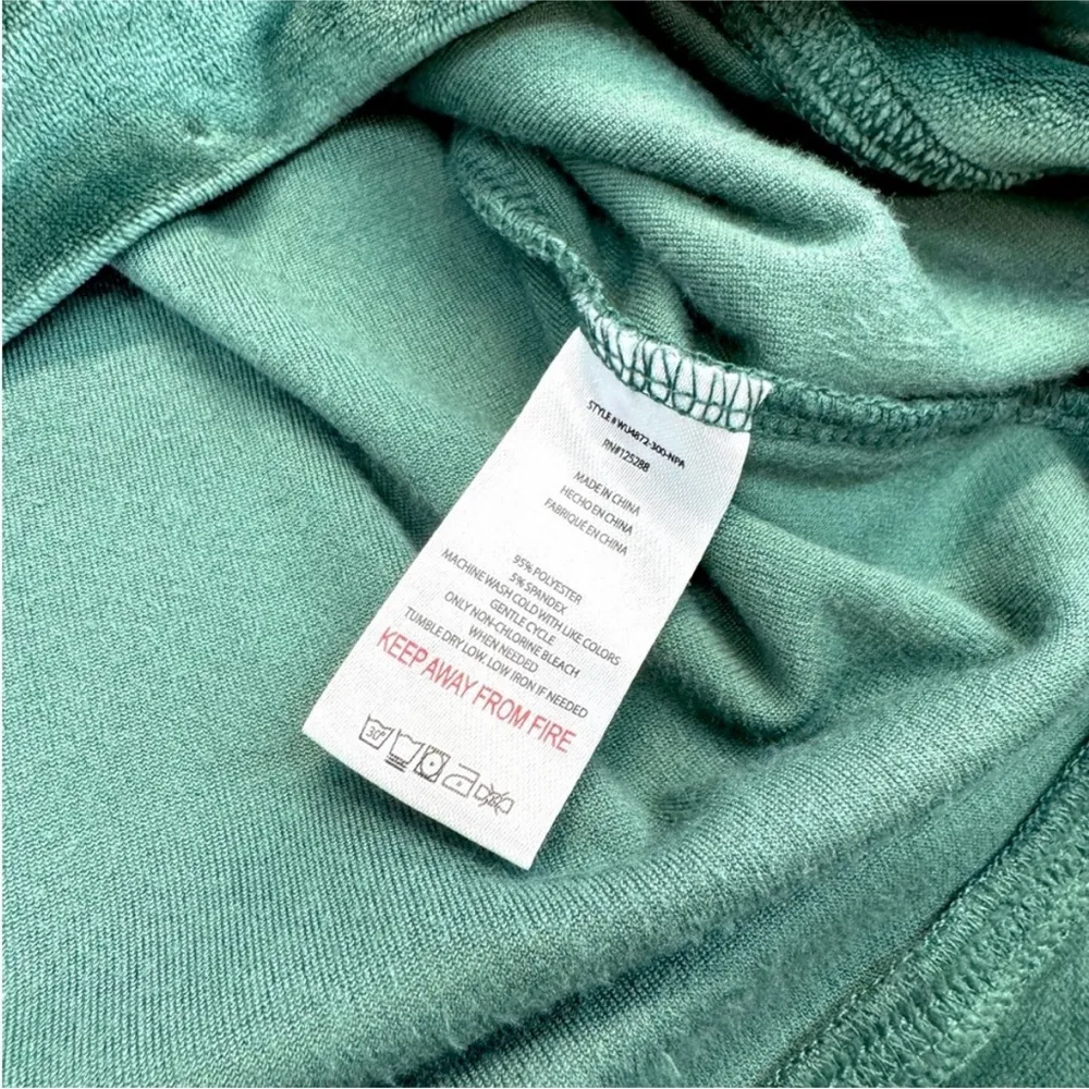 Rae Dunn Green Velvet Pullover Large - Image 7