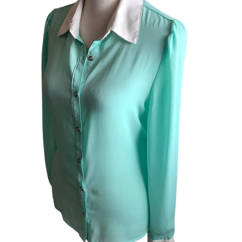 Forever 21  Mint & White Button Down Long Sleeve Collared Top Size S - Image 4