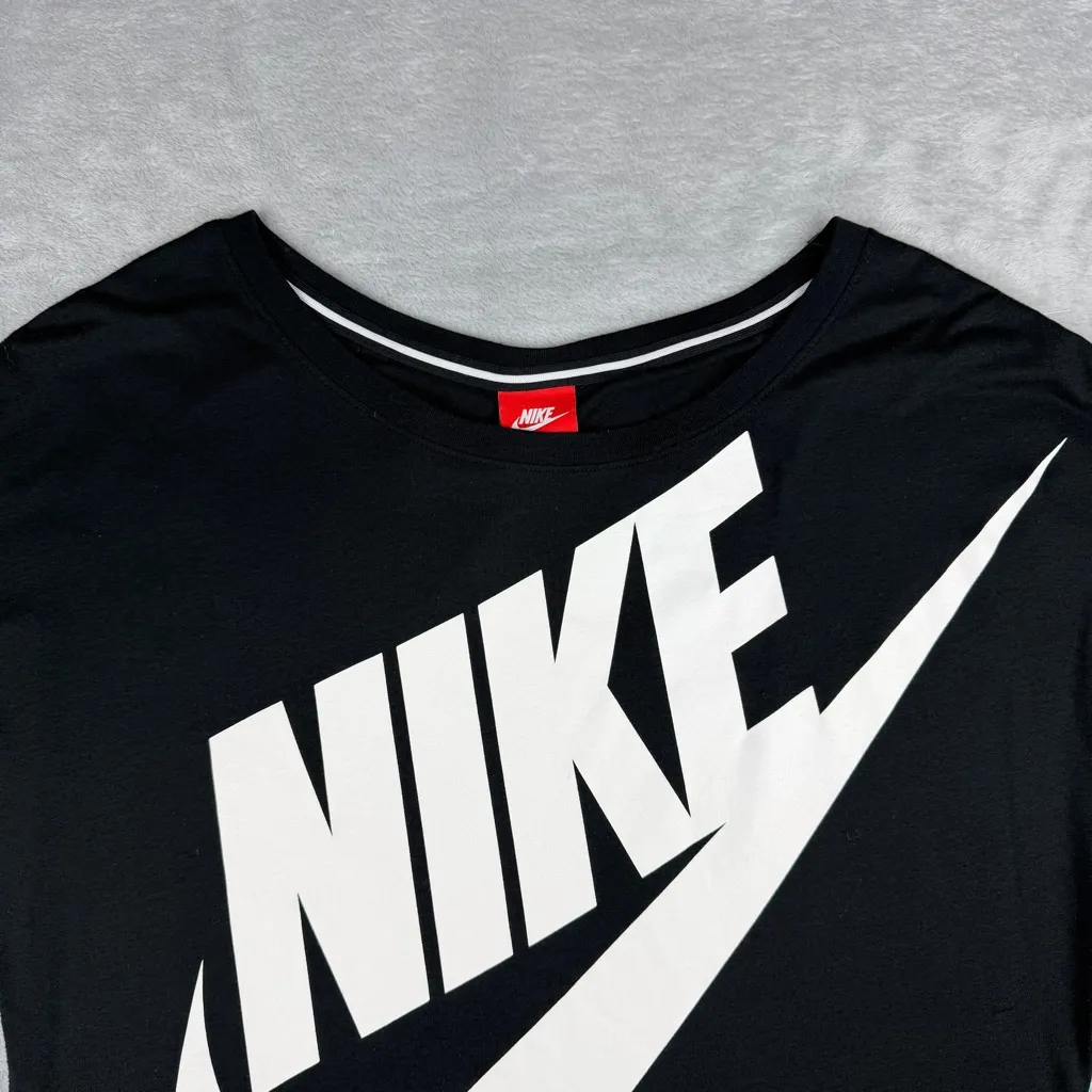 Nike Women’s Long Sleeve Signal Top T-Shirt Black White Size L Large - Image 2