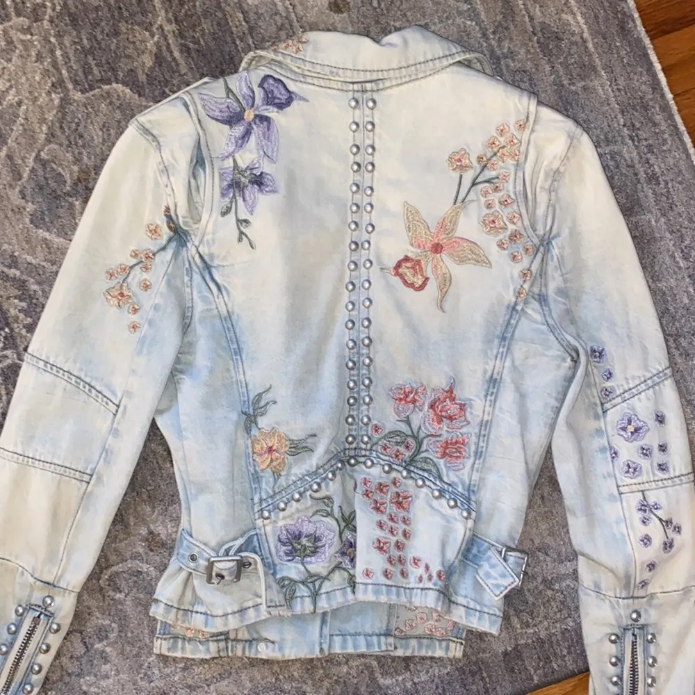 Blank NYC embellished denim jacket - Image 2