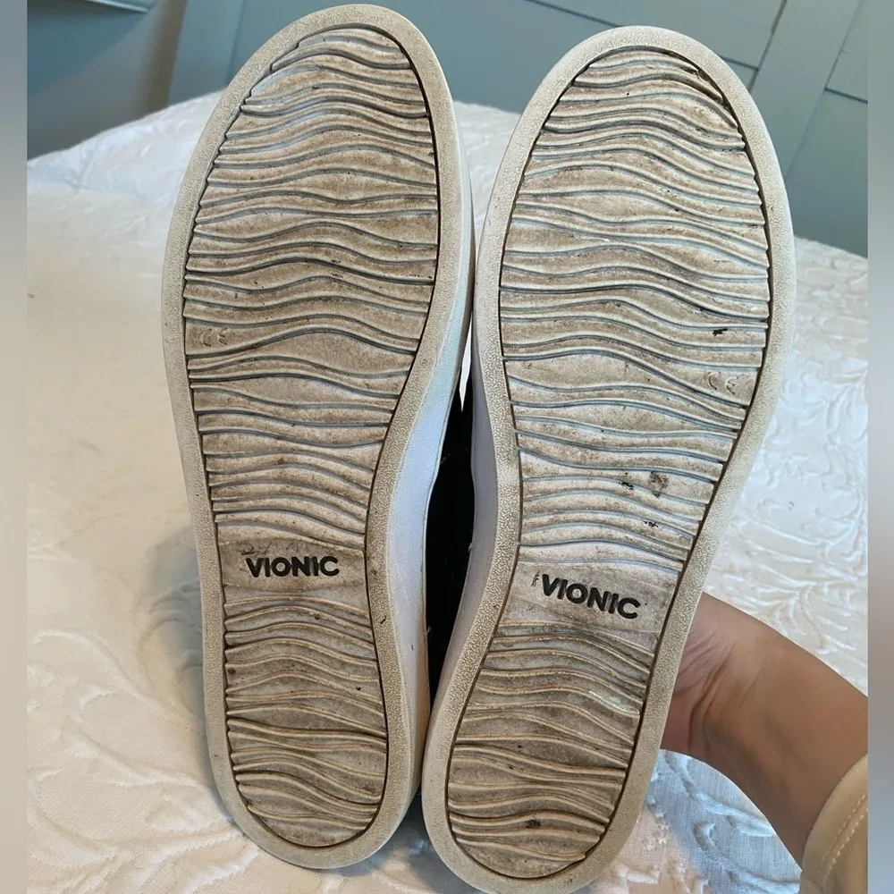 VIONIC Comfort Sneaker Womens Black Suede  Sz 9.5 KANI Fashion Shoes - Image 4