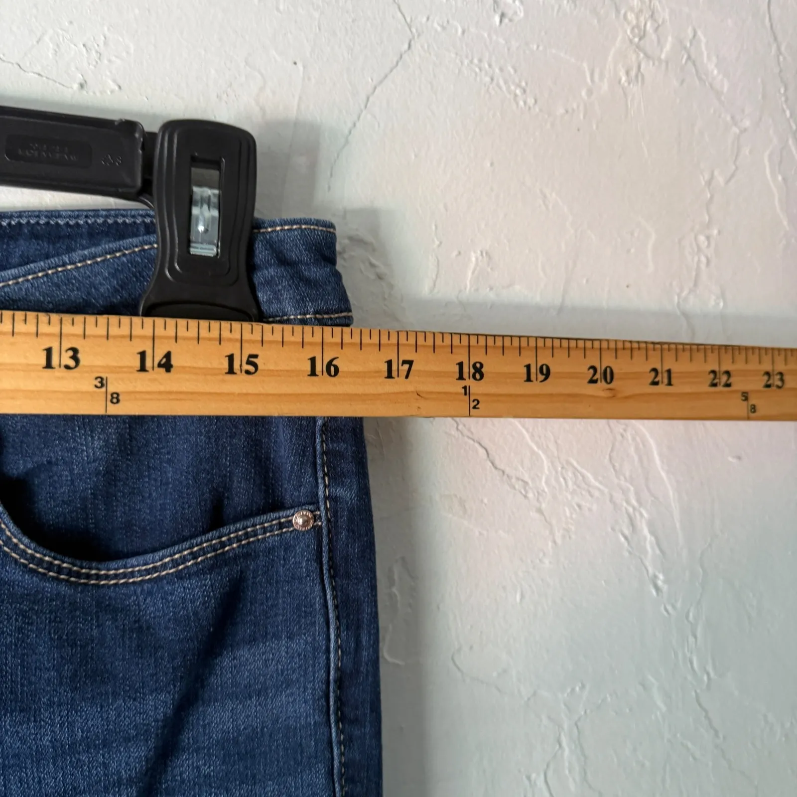 Seven7 Women's Blue‎ Denim Flare Jeans Size 10 Short Inseam 29 Western Casual - Image 4