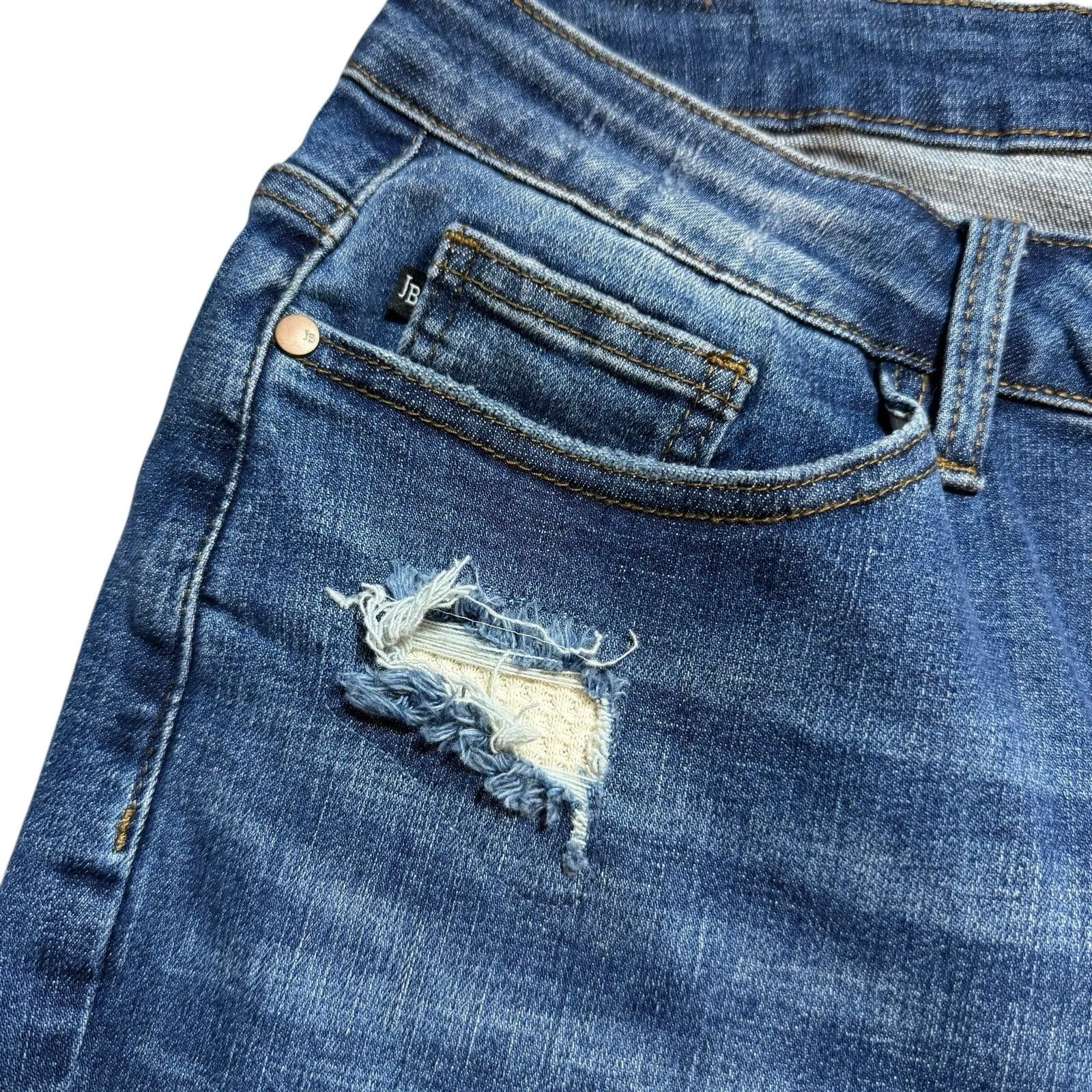 New Judy Blue Mid-Rise Boyfriend Thermal Patch Women’s Distressed Jeans Sz 14w - Image 4