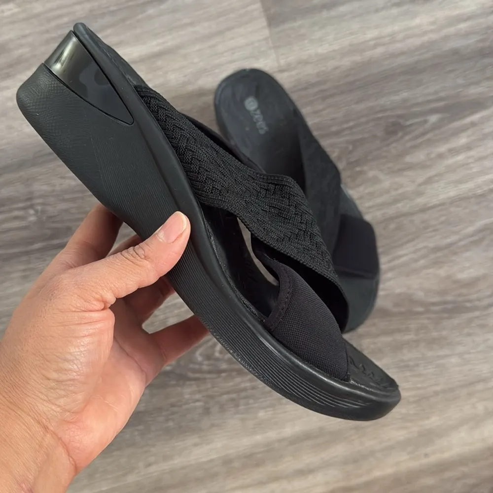Women's Black Wedge Sandals 10M Comfort Slides Crisscross Straps Casual - Image 2