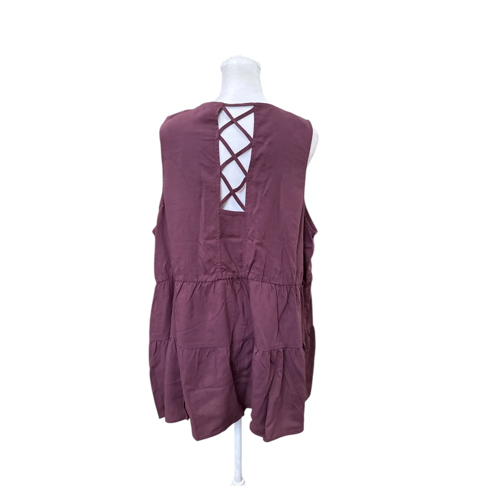 Torrid Burgundy Crinkle Gauze Tiered Lace Up Back Peplum Tank Top Size 1X NWT - Image 5