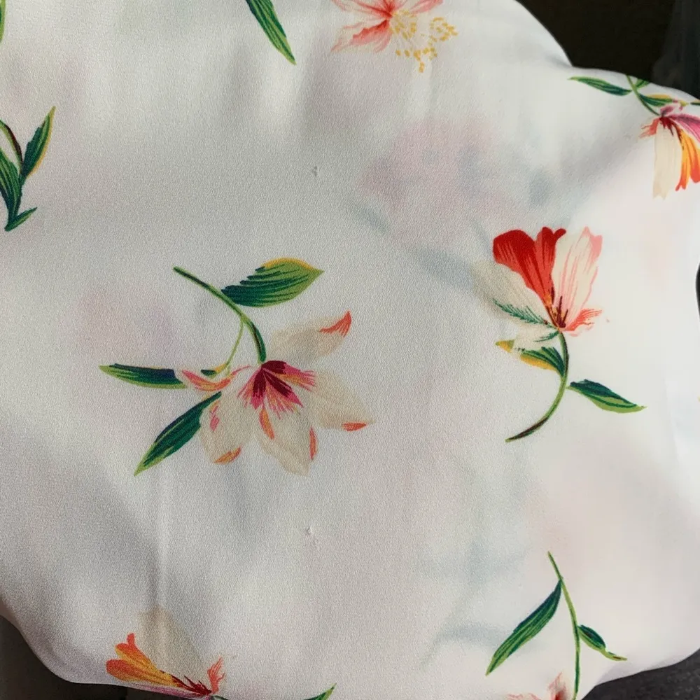 White Floral Shift Dress - Image 6