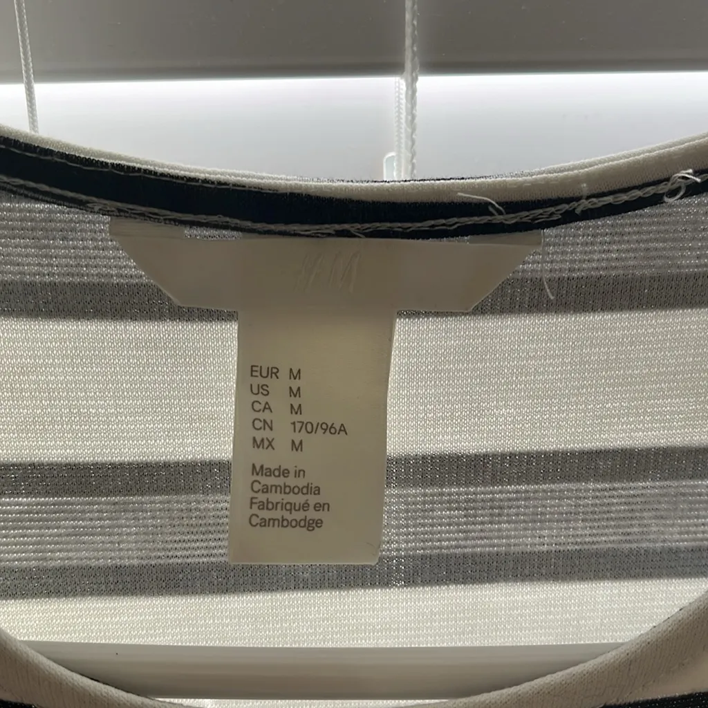 H&M black and white striped dress size medium - Image 5