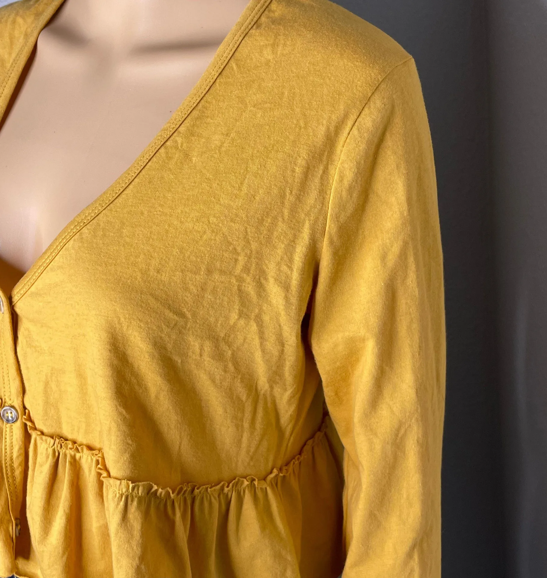 Urban Outfitters NWT  Mustard Yellow Cropped Long Sleeve Peplum Top Size Small - Image 3
