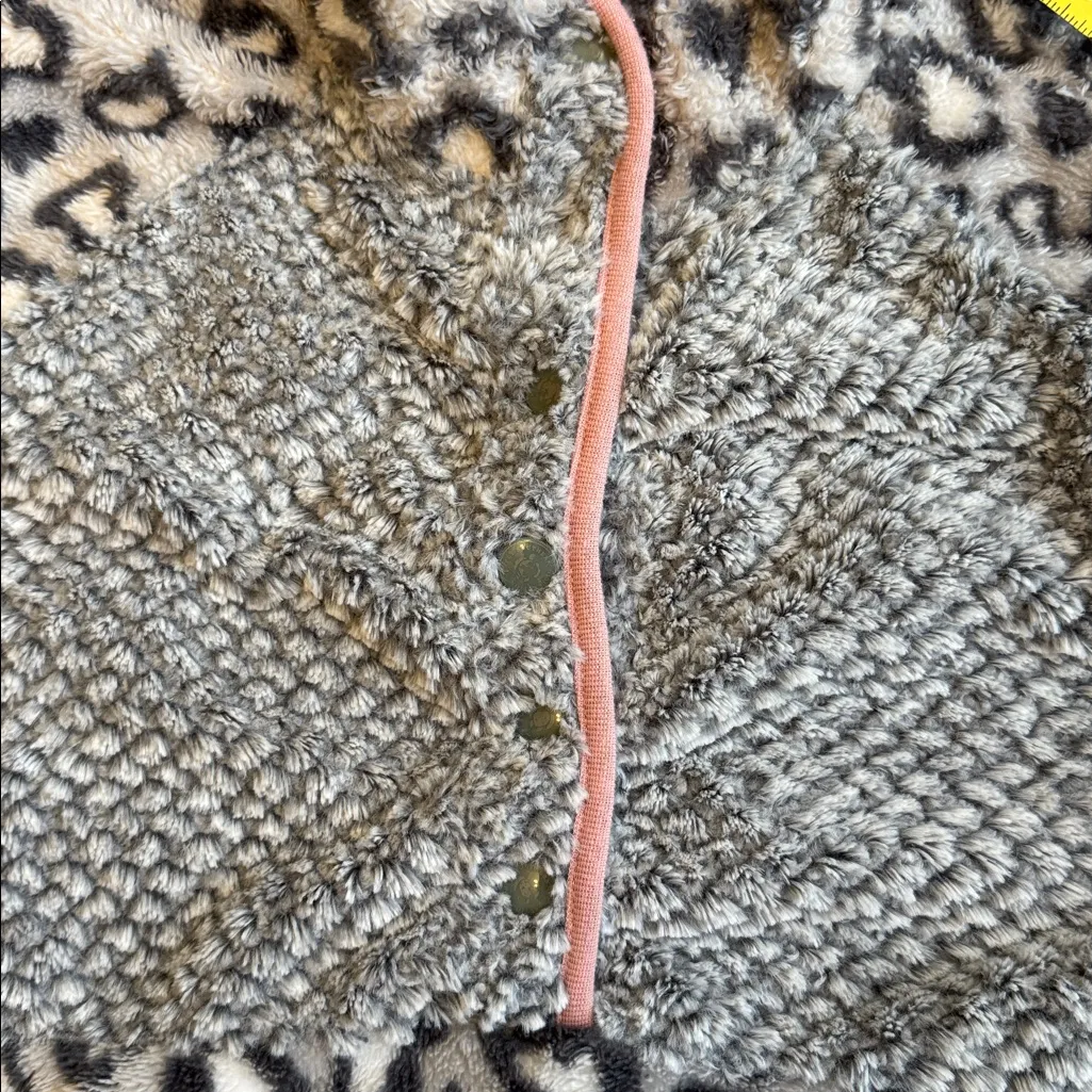 Simply Southern Gray and Pink Fleece Pullover - Image 9