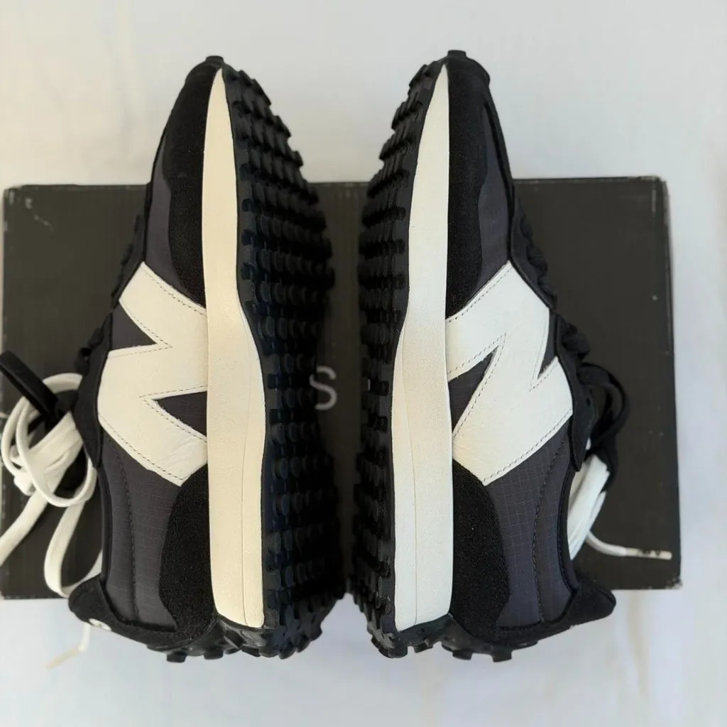 Figs New Balance 327 in Black, Size 7.5 - Image 5