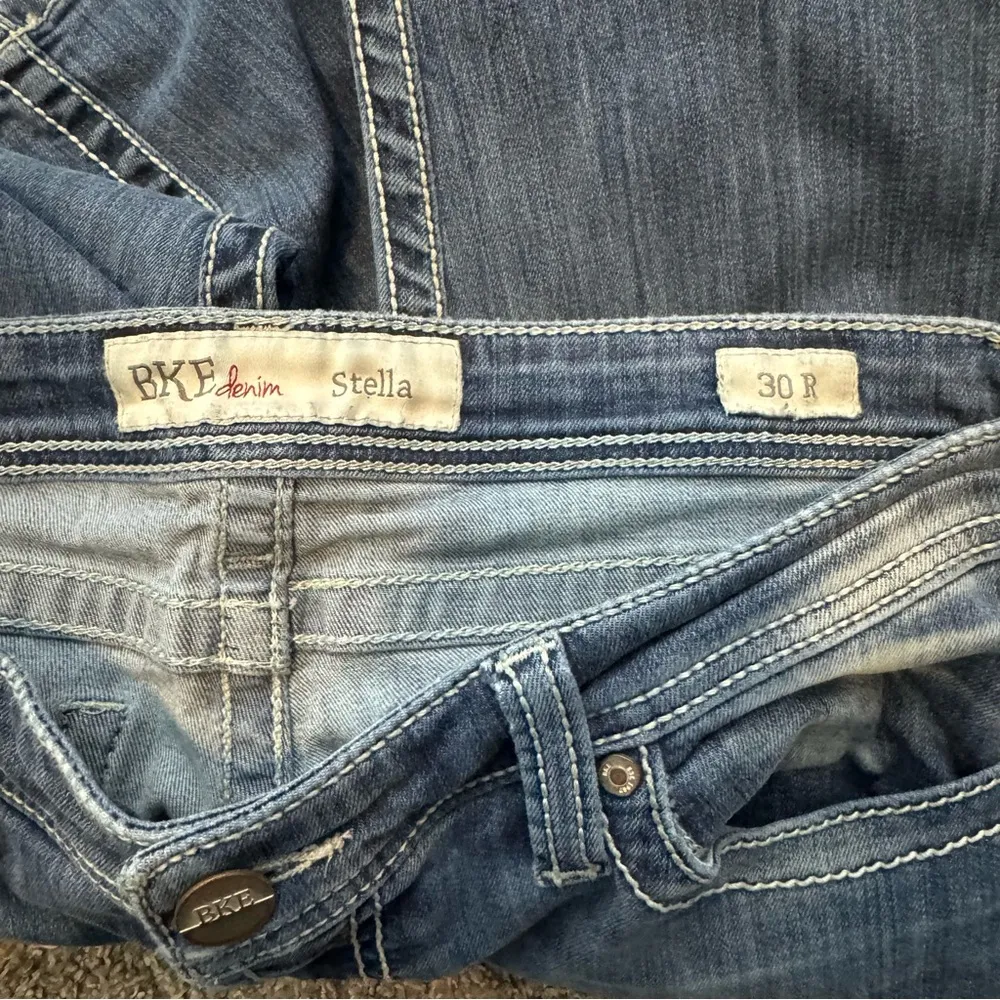 BKE Buckle Stella Bootcut Jeans Sz 30 Distressed Medium Wash Denim - Image 15