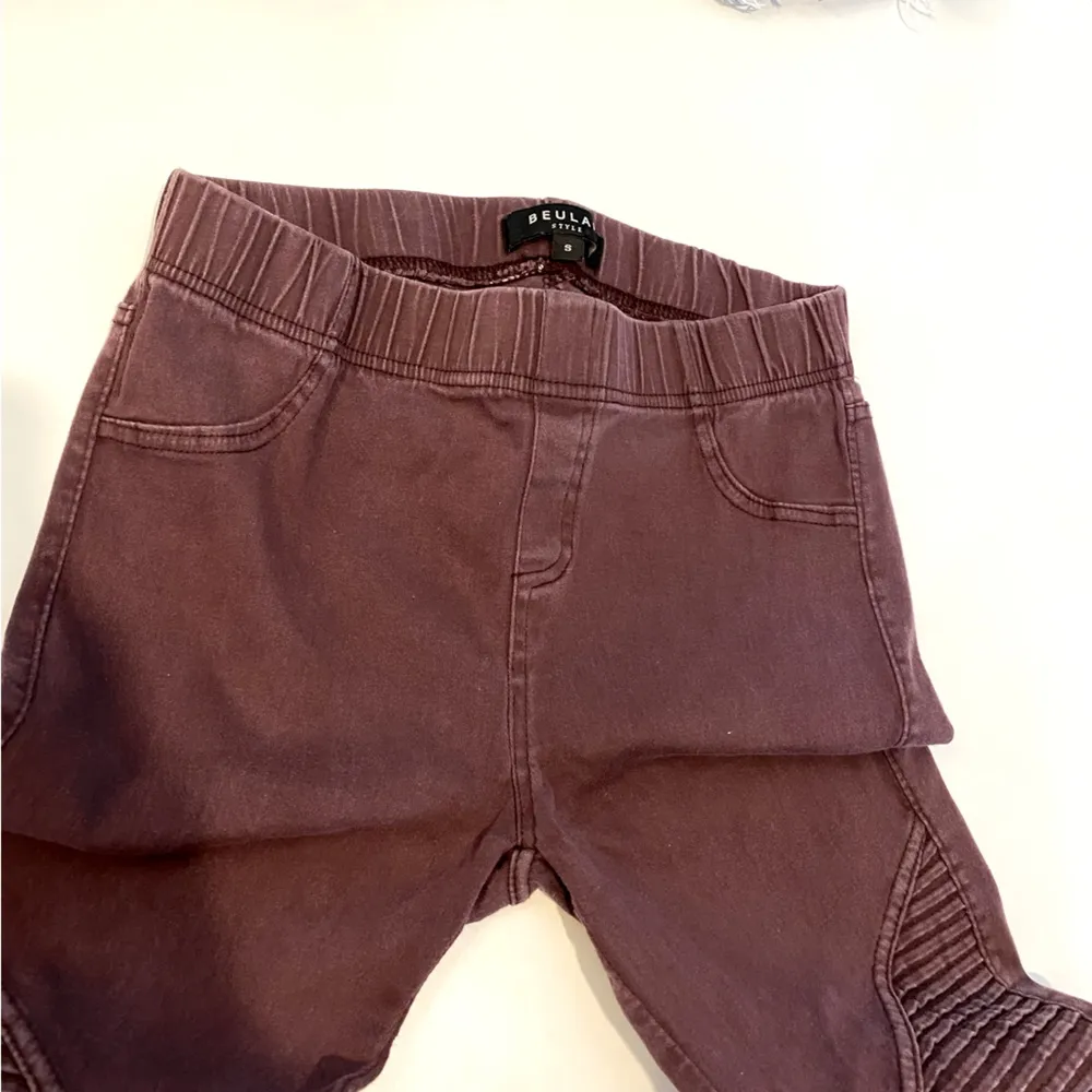 Beulah Style maroon pants/leggings - Image 4