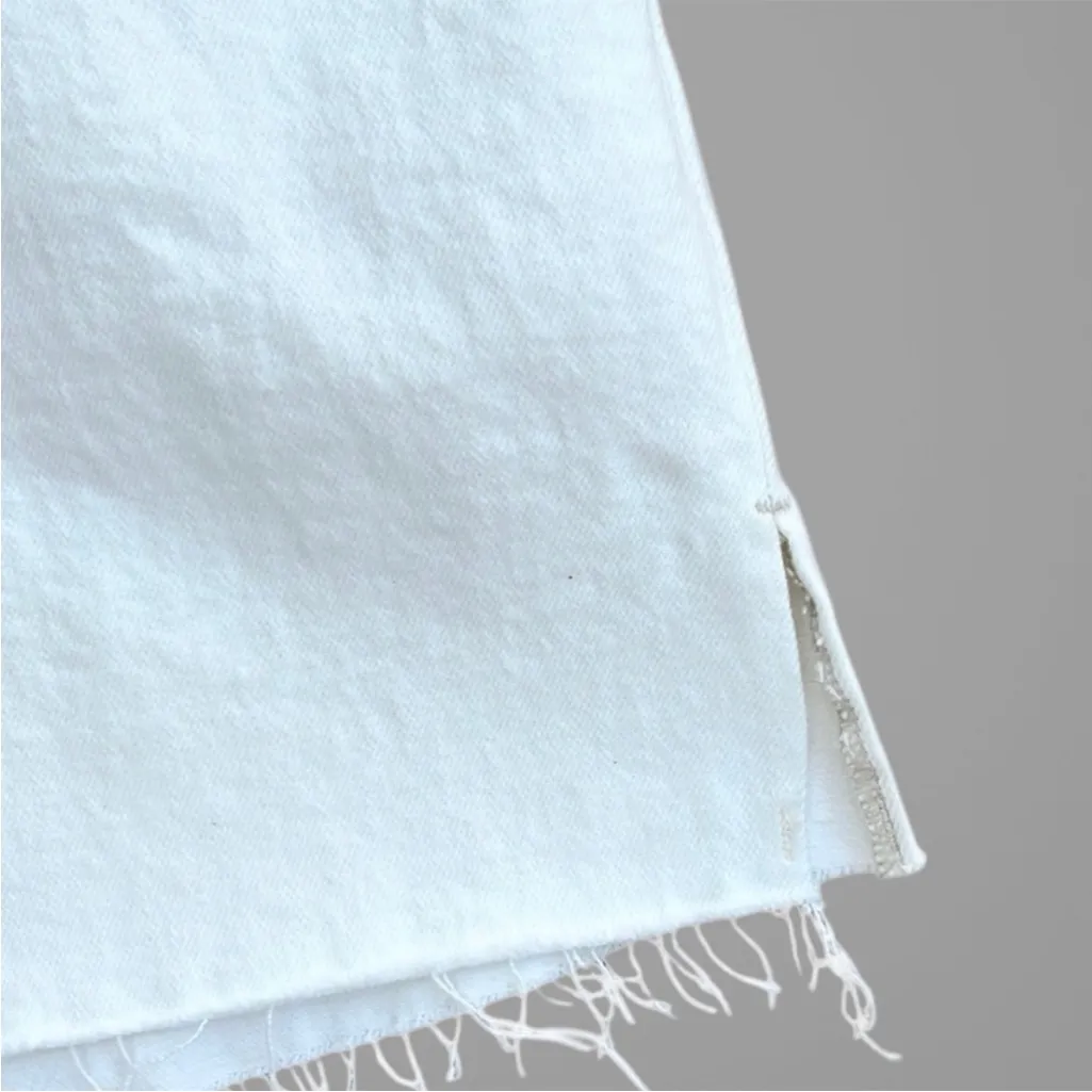 NWT Abercrombie & Fitch The 4" Mom Short High Rise Curve Love soft White Sz. 24 - Image 5