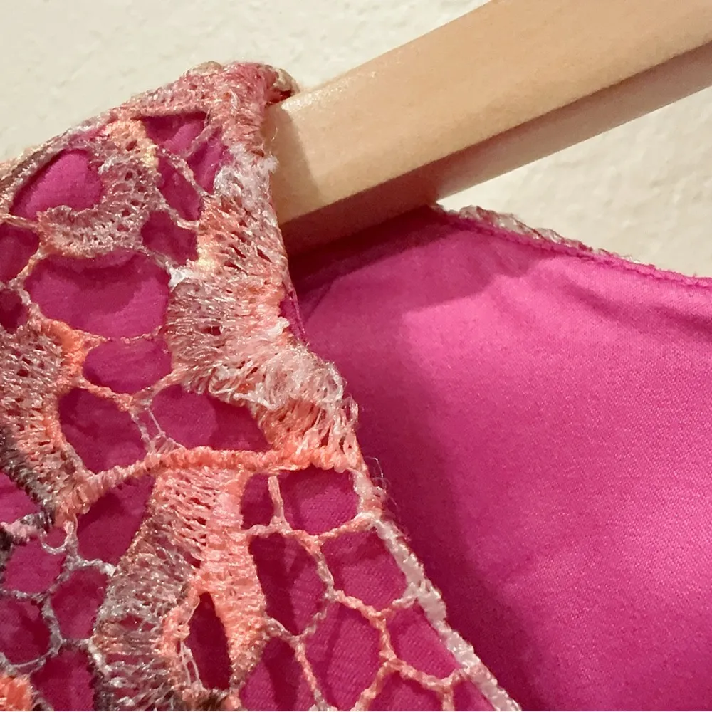 Badgley Mischka Belle Hot Pink Lace Mini Dress in Size 8 Pre-Owned - Image 10