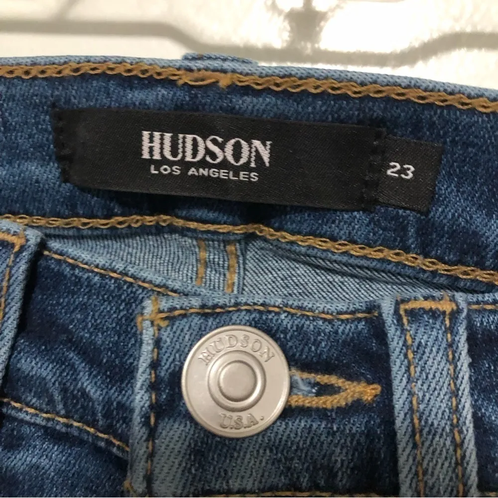 Hudson Amelia Cuffed Knee Length Shorts Denim Future Stretch New 23 - Image 2