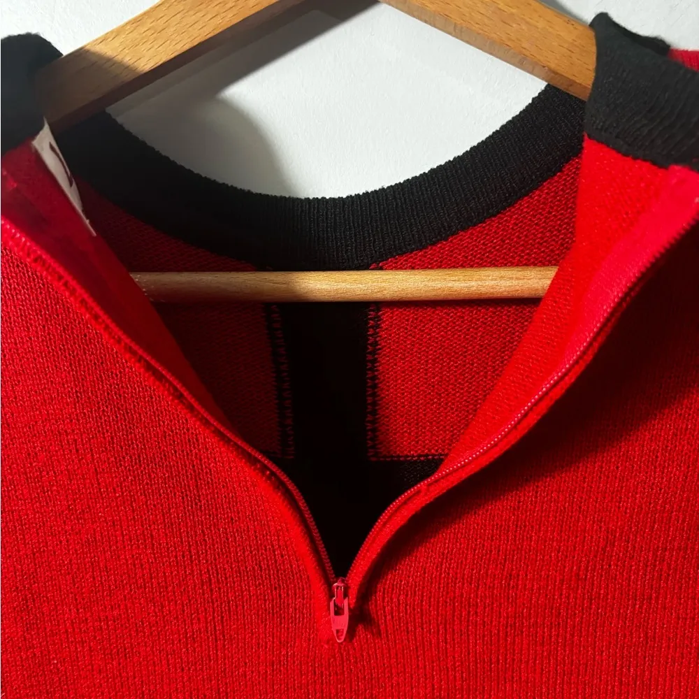 VTG Laura By Alyzia Red/Black knit sweater with gold buttons, shoulder pads. EUC Size L - Image 9