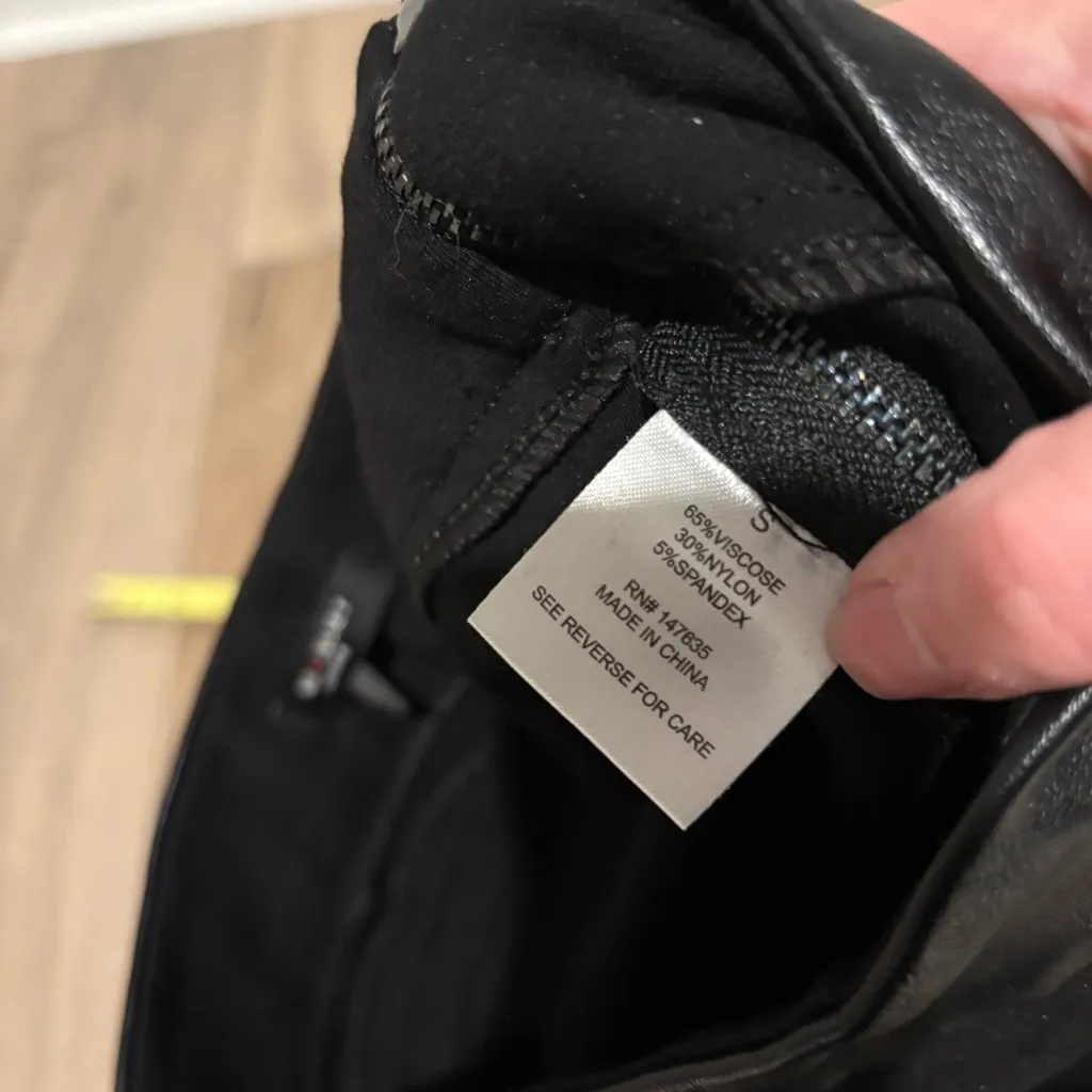 Romeo & Juliet Couture Dress Pants with faux Leather waist black size small - Image 5