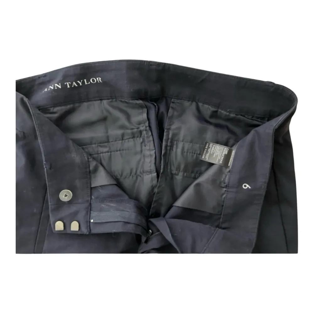 Ann Taylor Size 6 Bermuda shorts like new. Color is navy, like new - Image 4