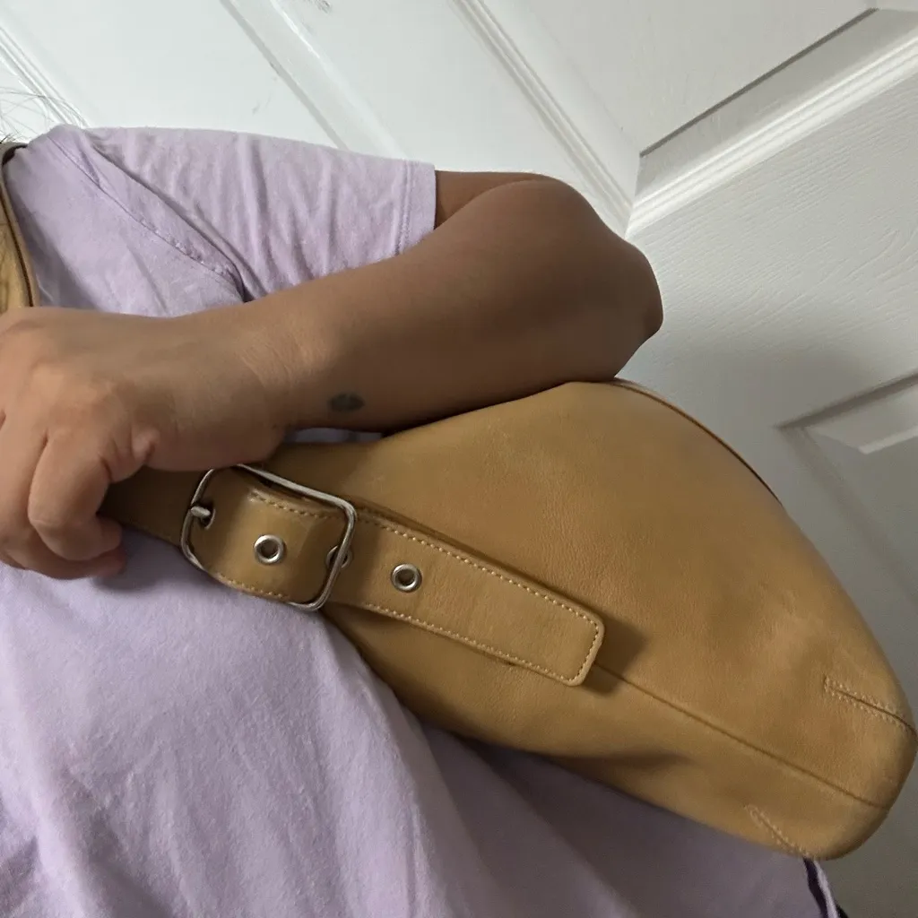 Coach Legacy Vintage 9326 Tan Leather Shoulder Bag convertible Crossbody Bag - Image 5