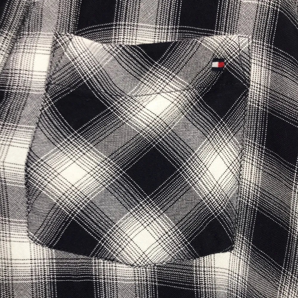 Tommy Hilfiger Women’s Black White Plaid Split Neck Hi-Low Long Sleeve Shirt - Image 4