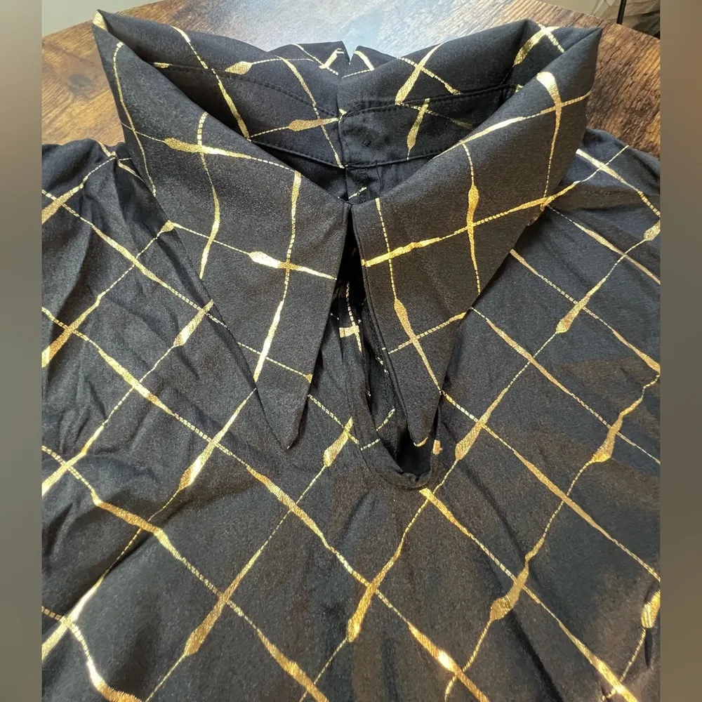 SheIn  Curve | ladies plus size faux fur dress. Size: 4XL - Image 6