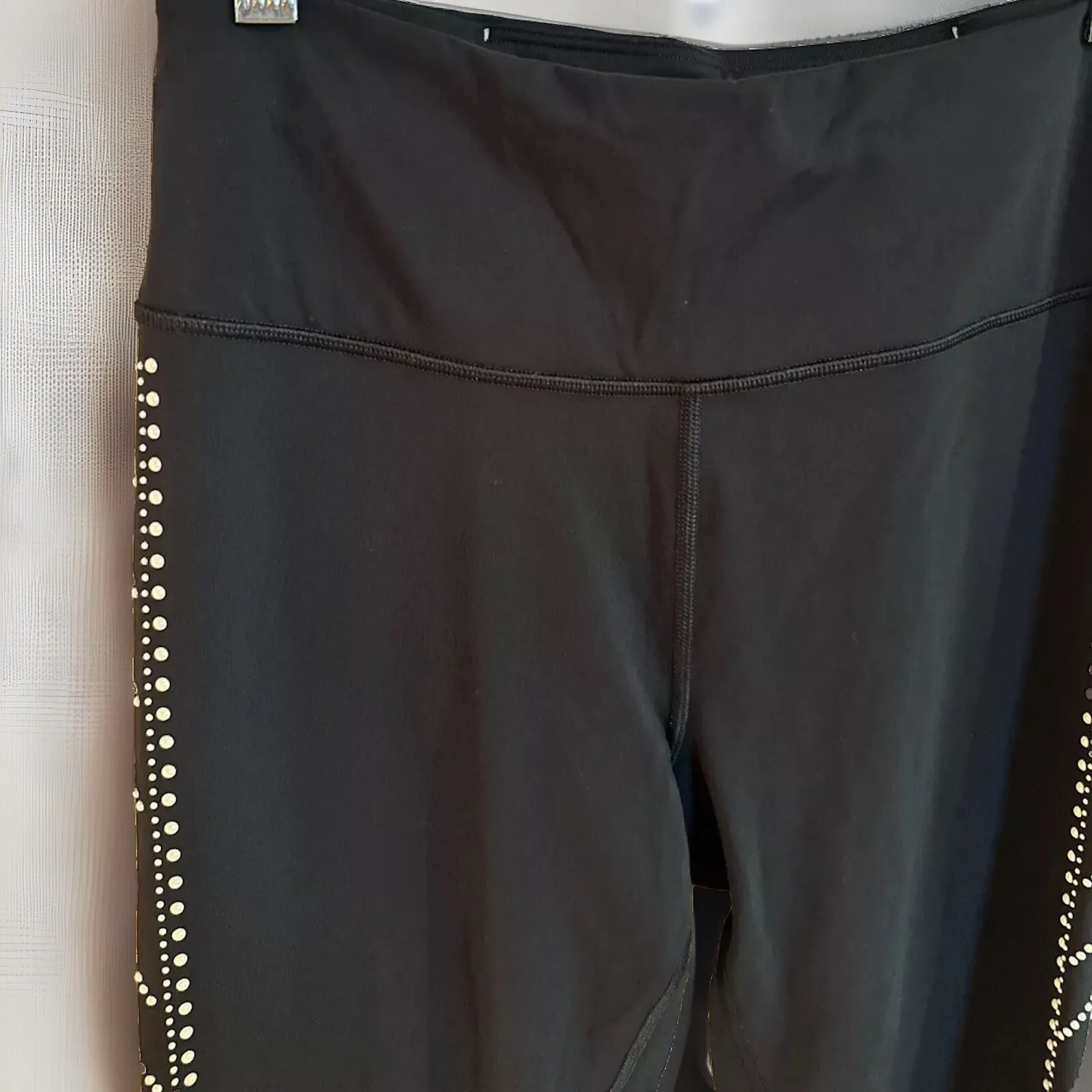 Victoria Sport High-Rise Above The Ankle Medium Black W White Raised Dots Classy - Image 2